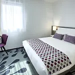 Logis Restaurant & Au Comte D'ornon Hotel