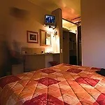 Logis Restaurant & Au Comte D'ornon Hotel 3*