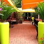 Hotel Logis Restaurant & Au Comte D'ornon 3*