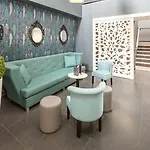 Logis Restaurant & Au Comte D'ornon Hotel 3*