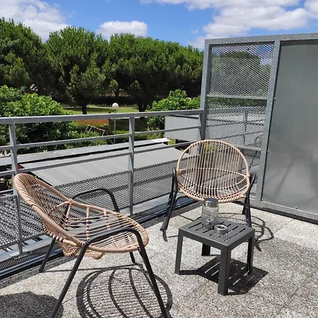 Logis Restaurant & Au Comte D'ornon Hotel 3*