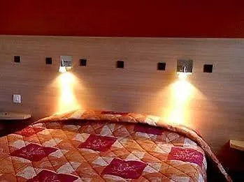 Logis Restaurant & Au Comte D'ornon Otel 3*