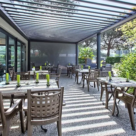 Otel Logis Restaurant & Au Comte D'ornon