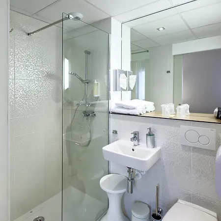 Otel Logis Restaurant & Au Comte D'ornon 3*