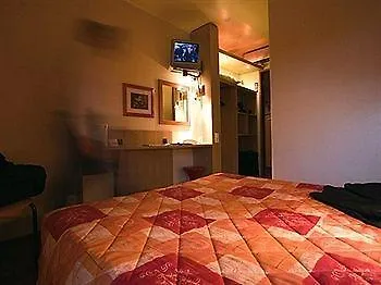 Logis Restaurant & Au Comte D'ornon Otel 3*