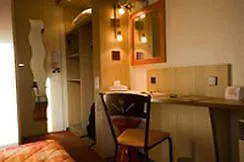 Ξενοδοχείο Logis Restaurant & Au Comte D'ornon 3*