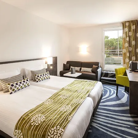 Logis Restaurant & Au Comte D'ornon Hotel 3*