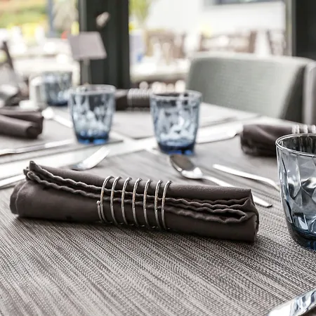 Otel Logis Restaurant & Au Comte D'ornon 3*