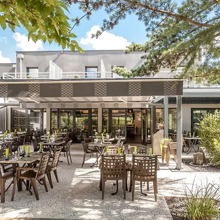 Hotel Logis Restaurant & Au Comte D'ornon 3*