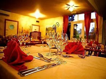 Logis Restaurant & Au Comte D'ornon 3* 그라디냥