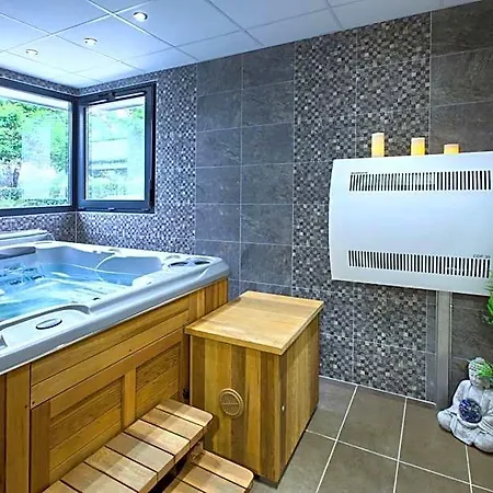 Hotel Logis Restaurant & Au Comte D'ornon 3*