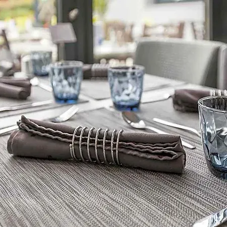 Logis Restaurant & Au Comte D'ornon 3*