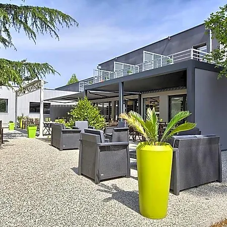 Hotel Logis Restaurant & Au Comte D'ornon 3*