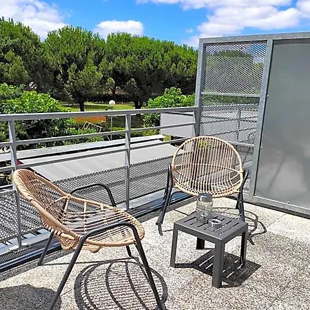 Hotel Logis Restaurant & Au Comte D'ornon 3*