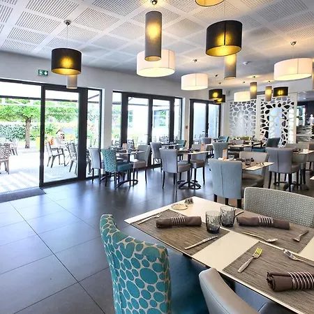 Logis Restaurant & Au Comte D'ornon فندق 3*
