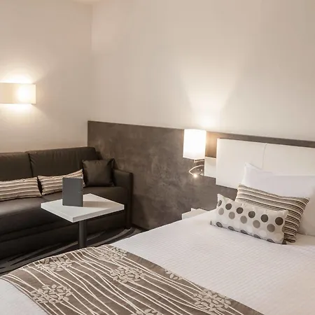 Logis Restaurant & Au Comte D'ornon Hotel