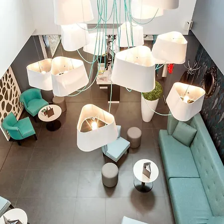 호텔 Logis Restaurant & Au Comte D'ornon 3*