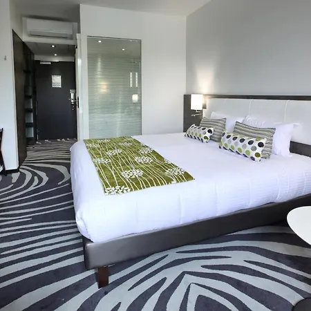 Otel Logis Restaurant & Au Comte D'ornon