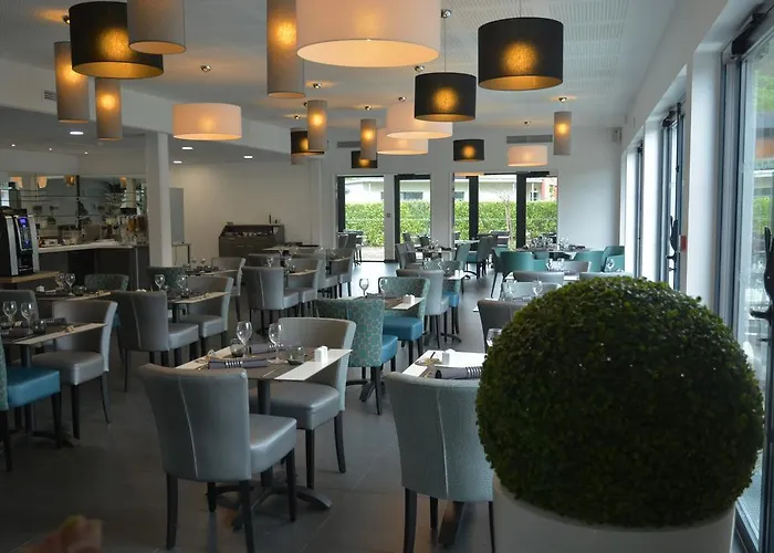 Hotel Logis Restaurant & Au Comte D'ornon 3*