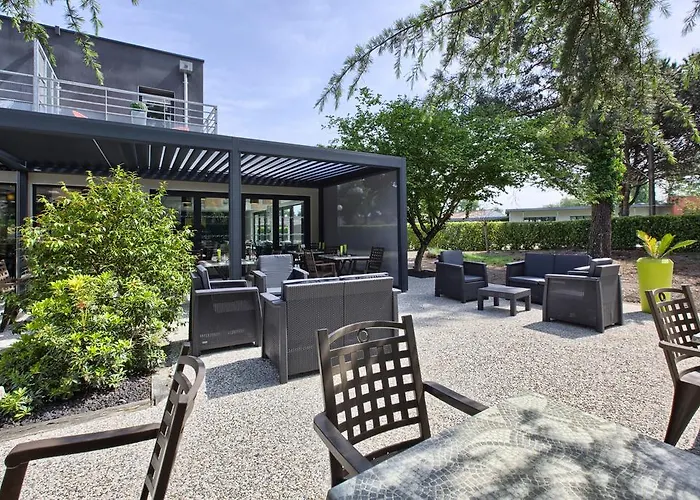 Logis Restaurant & Au Comte D'ornon Hotel Gradignan