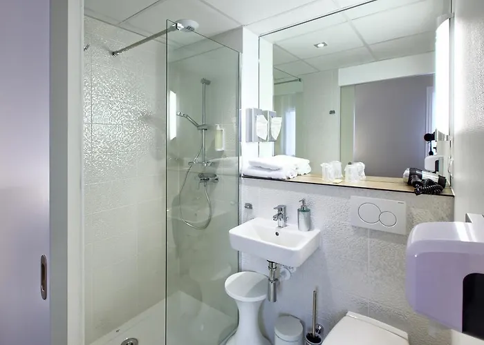 Hotel Logis Restaurant & Au Comte D'ornon 3*