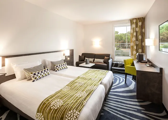 Logis Restaurant & Au Comte D'ornon Hotel 3*