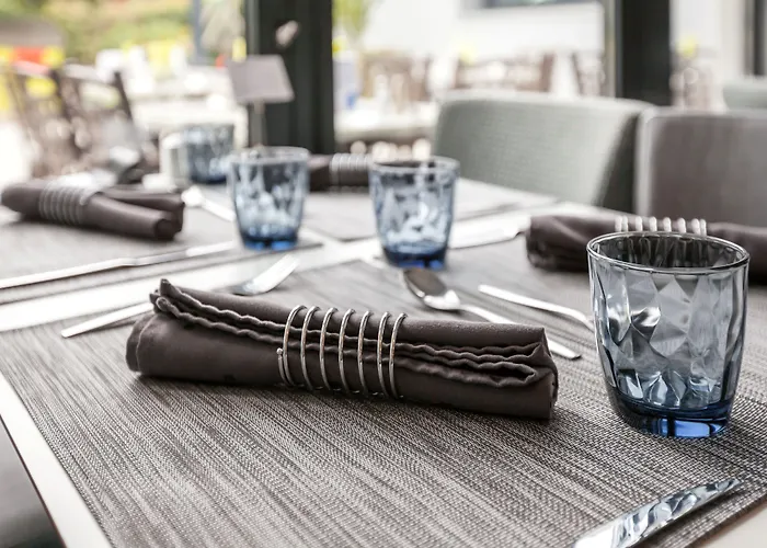 Hotel Logis Restaurant & Au Comte D'ornon 3*