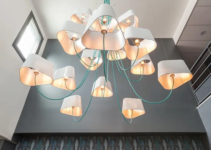 Logis Restaurant & Au Comte D'ornon Hotel