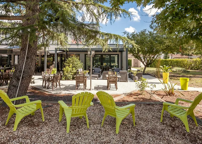 Logis Restaurant & Au Comte D'ornon Hotel 3*