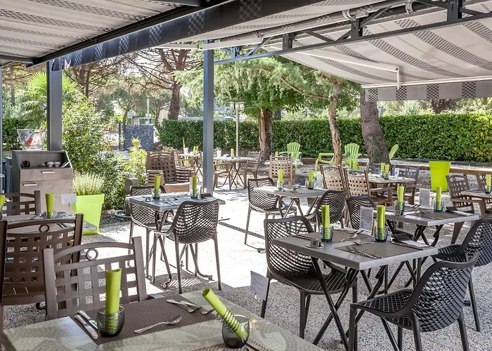 Hotel Logis Restaurant & Au Comte D'ornon