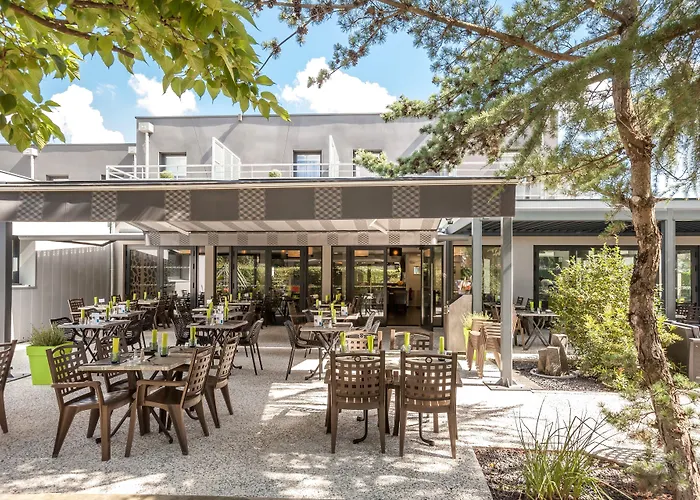 Hotel Logis Restaurant & Au Comte D'ornon 3*