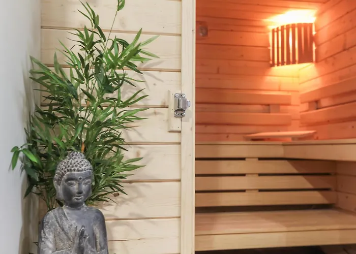 Logis Restaurant & Au Comte D'ornon Hotel 3*