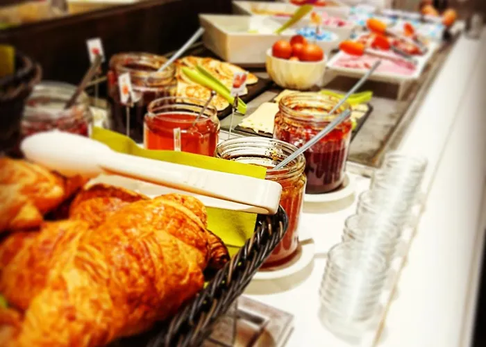 Logis Restaurant & Au Comte D'ornon Hotel